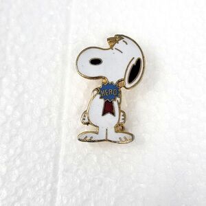Vintage Snoopy Hero Collector Lapel Pin Charlie Brown Peanuts United Feature 1"